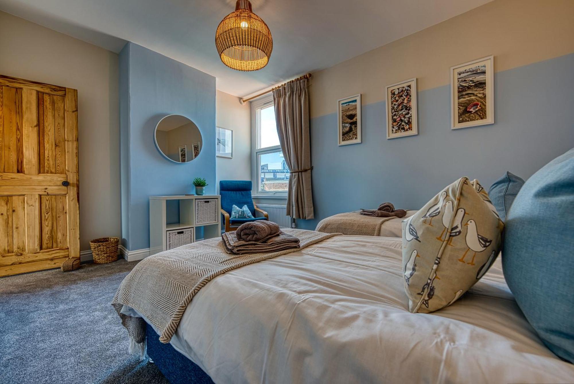 2 Bedrooms Modern, Stunning & Stylish Contractor House, Prime Portsmouth Location With Free Parking Permit, Summer Special Offer!! - By Blue Puffin Stays Eksteriør bilde