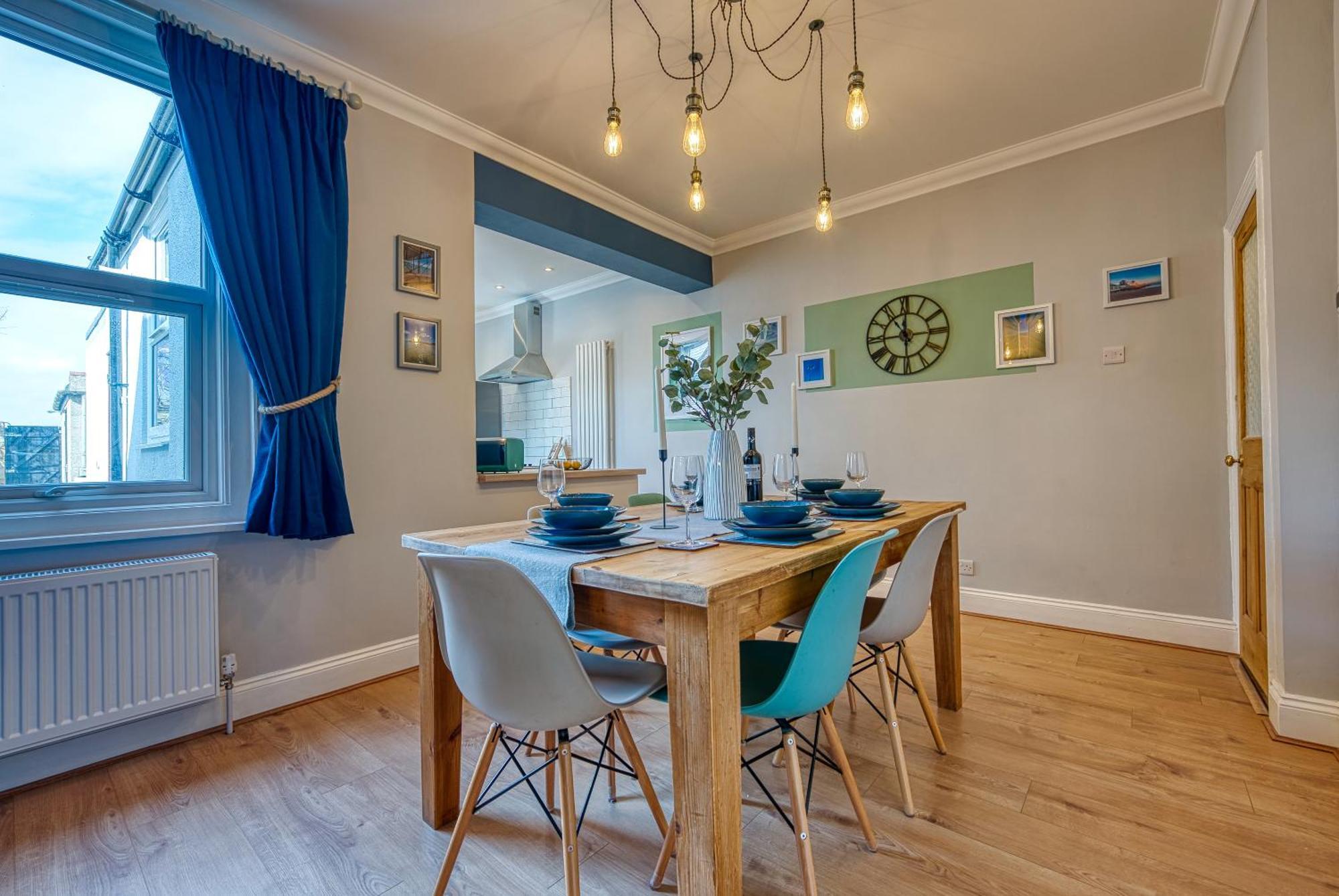 2 Bedrooms Modern, Stunning & Stylish Contractor House, Prime Portsmouth Location With Free Parking Permit, Summer Special Offer!! - By Blue Puffin Stays Eksteriør bilde