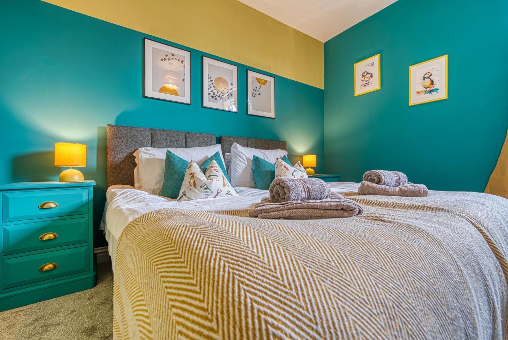 2 Bedrooms Modern, Stunning & Stylish Contractor House, Prime Portsmouth Location With Free Parking Permit, Summer Special Offer!! - By Blue Puffin Stays Eksteriør bilde