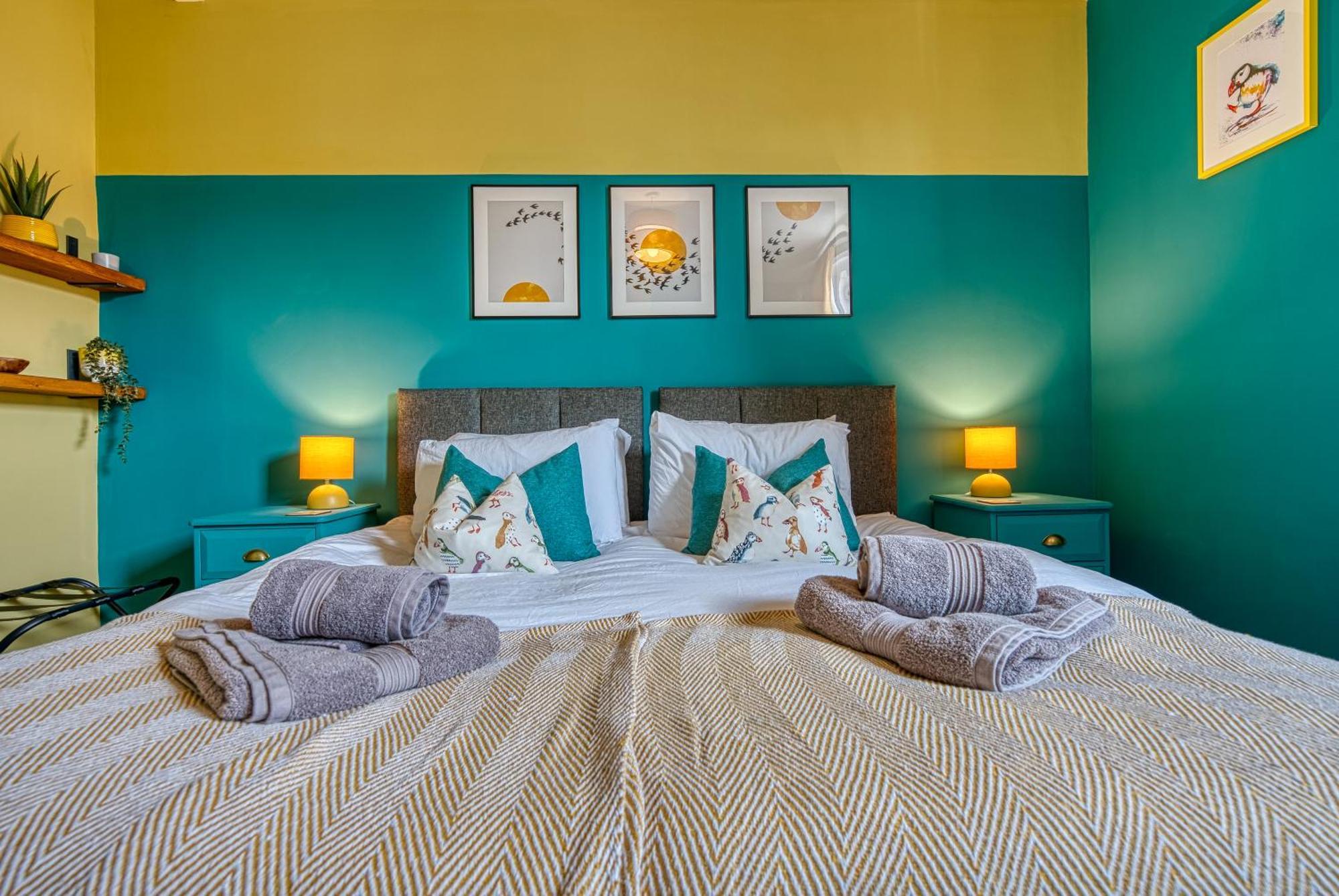 2 Bedrooms Modern, Stunning & Stylish Contractor House, Prime Portsmouth Location With Free Parking Permit, Summer Special Offer!! - By Blue Puffin Stays Eksteriør bilde