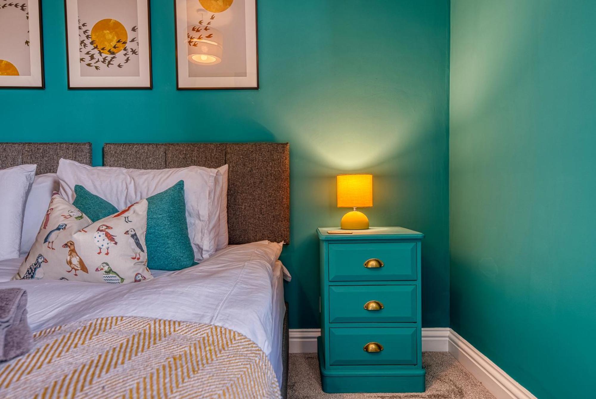 2 Bedrooms Modern, Stunning & Stylish Contractor House, Prime Portsmouth Location With Free Parking Permit, Summer Special Offer!! - By Blue Puffin Stays Eksteriør bilde