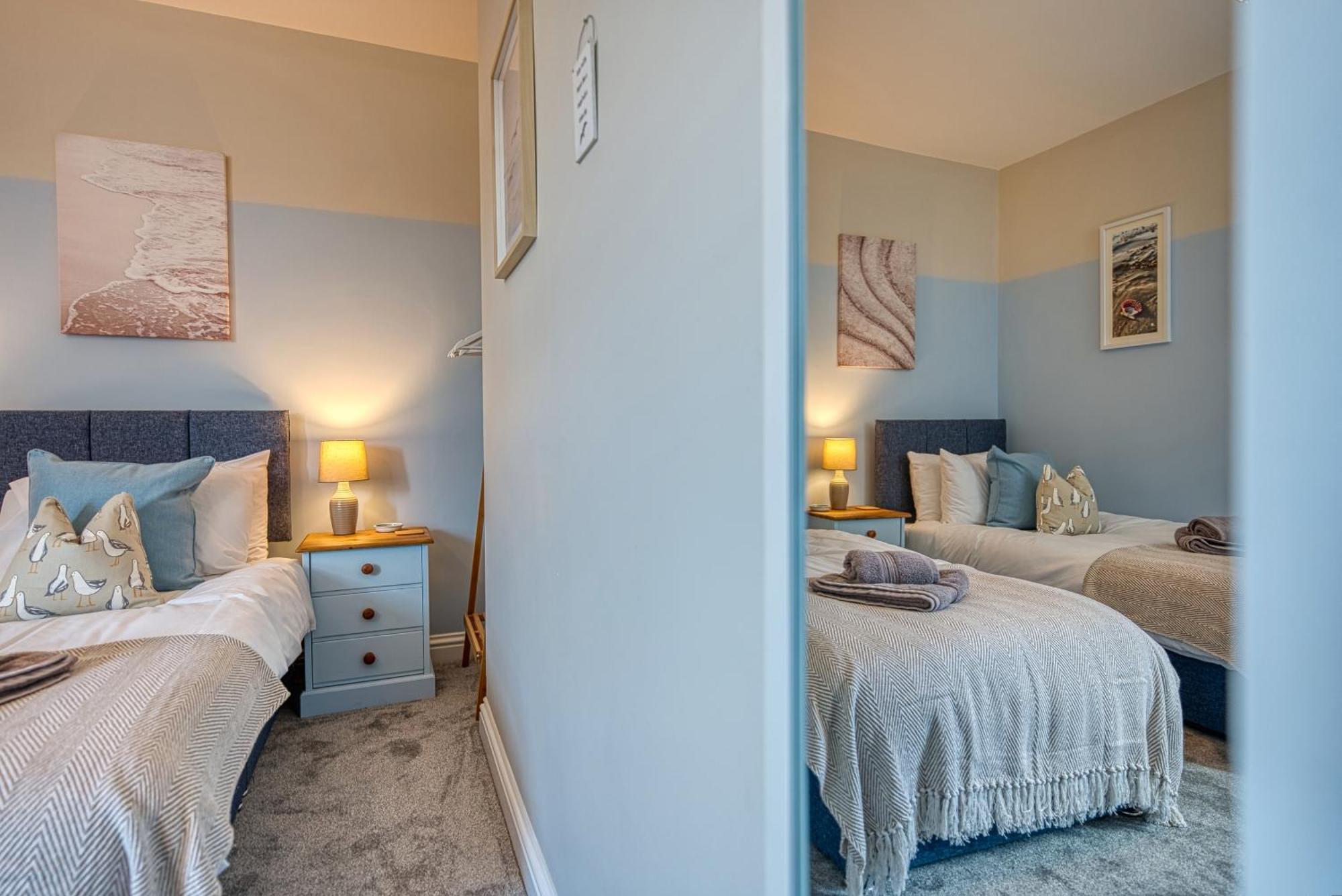2 Bedrooms Modern, Stunning & Stylish Contractor House, Prime Portsmouth Location With Free Parking Permit, Summer Special Offer!! - By Blue Puffin Stays Eksteriør bilde