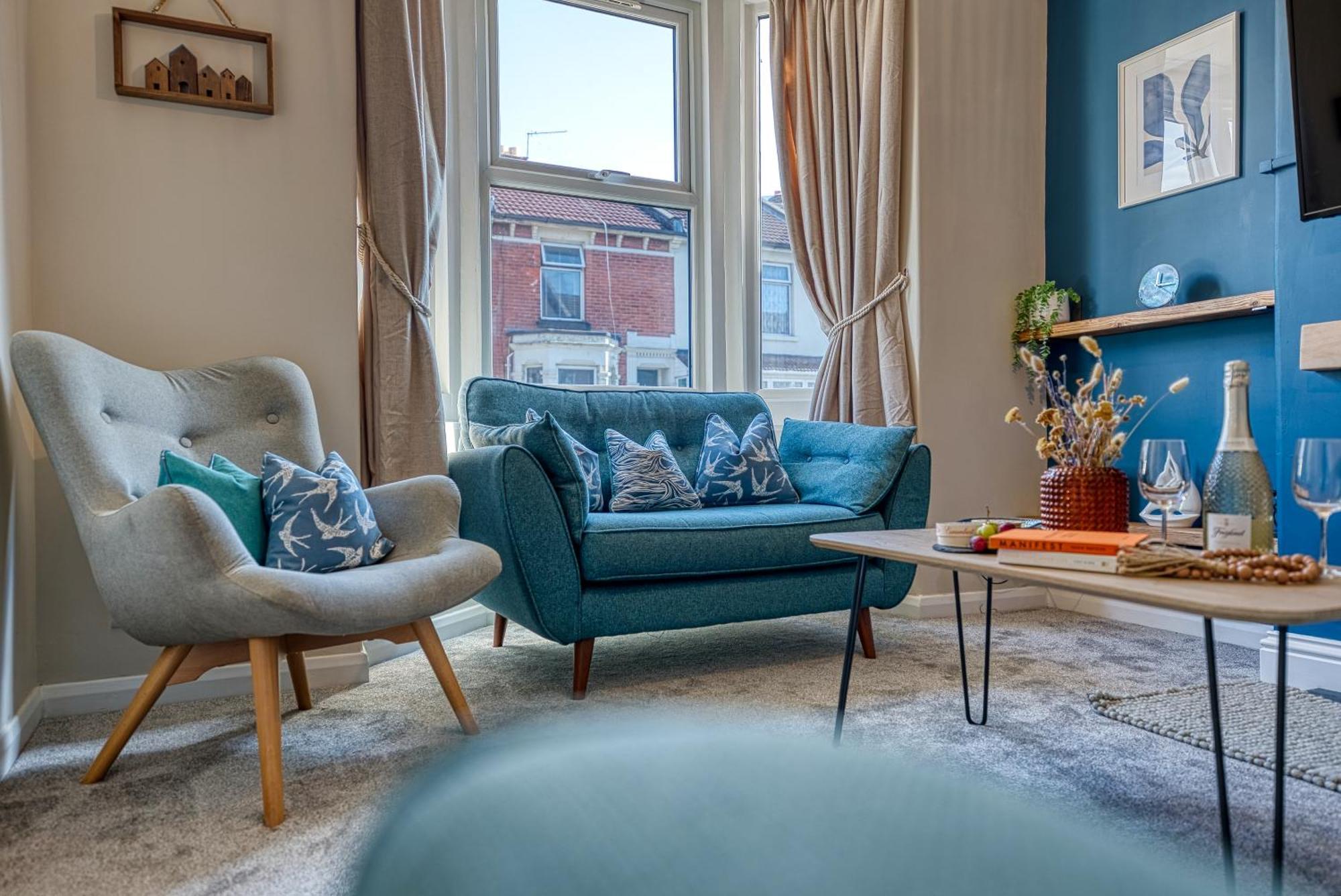2 Bedrooms Modern, Stunning & Stylish Contractor House, Prime Portsmouth Location With Free Parking Permit, Summer Special Offer!! - By Blue Puffin Stays Eksteriør bilde