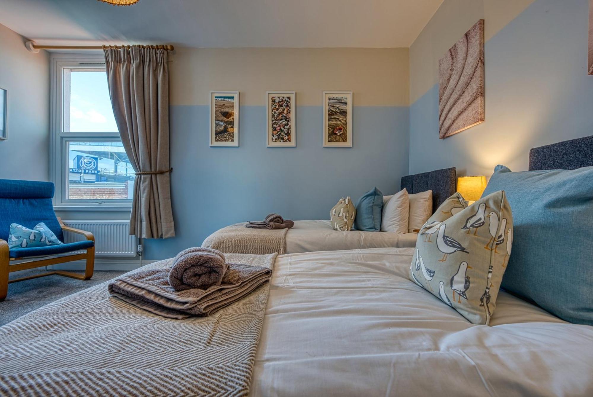 2 Bedrooms Modern, Stunning & Stylish Contractor House, Prime Portsmouth Location With Free Parking Permit, Summer Special Offer!! - By Blue Puffin Stays Eksteriør bilde