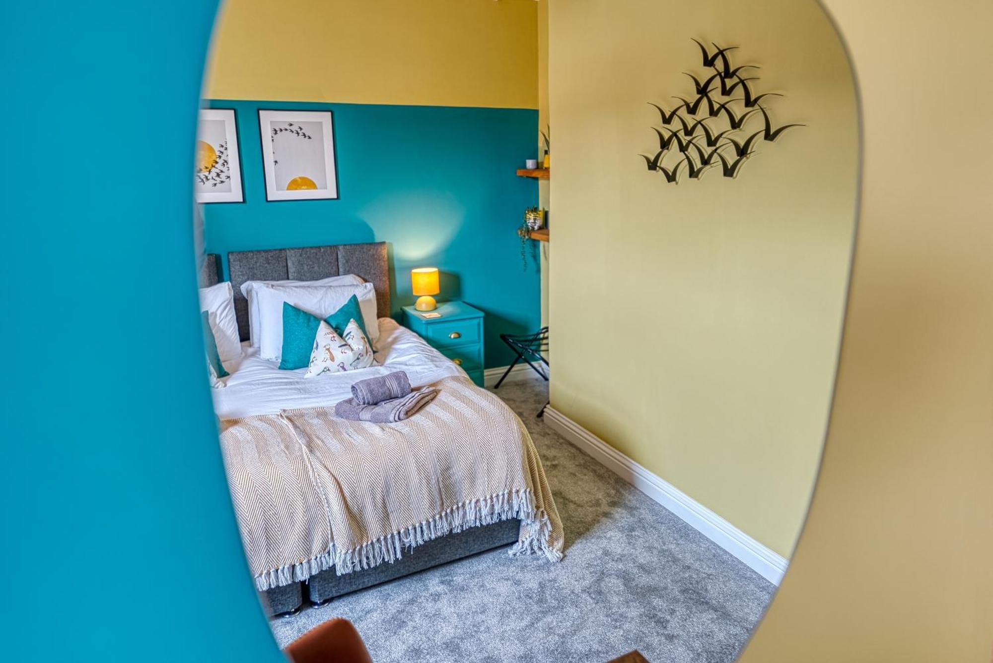 2 Bedrooms Modern, Stunning & Stylish Contractor House, Prime Portsmouth Location With Free Parking Permit, Summer Special Offer!! - By Blue Puffin Stays Eksteriør bilde